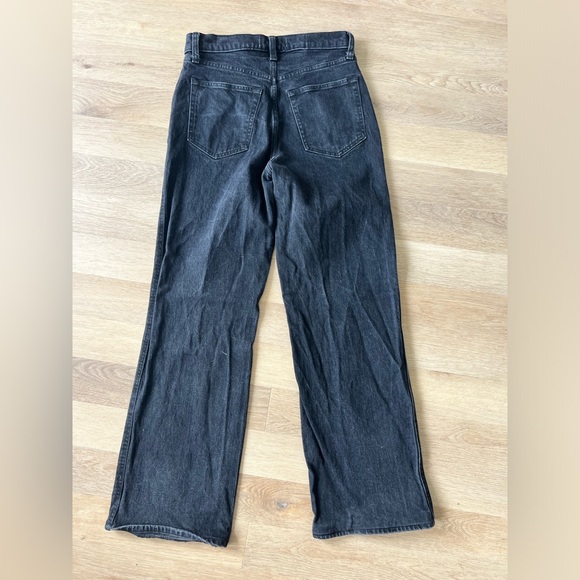 Abercrombie 90’s Relaxed Ultra High Rise Jeans - Picture 2 of 4